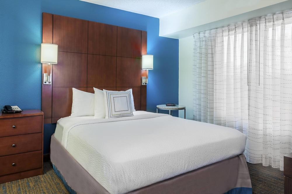 Courtyard By Marriott