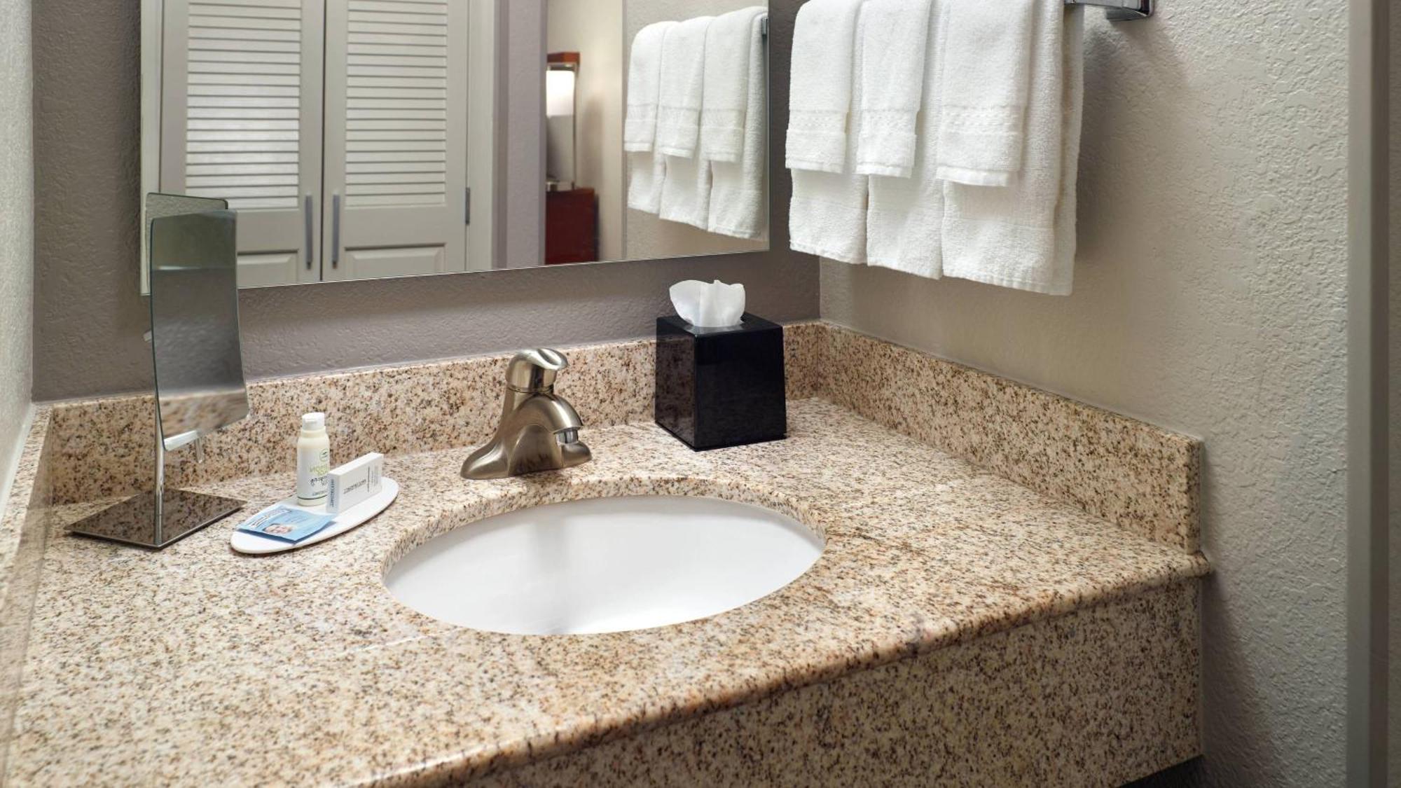 Courtyard By Marriott Macon