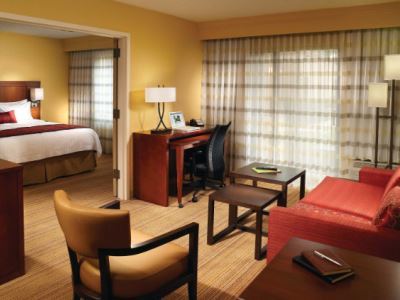 Courtyard By Marriott Hotel