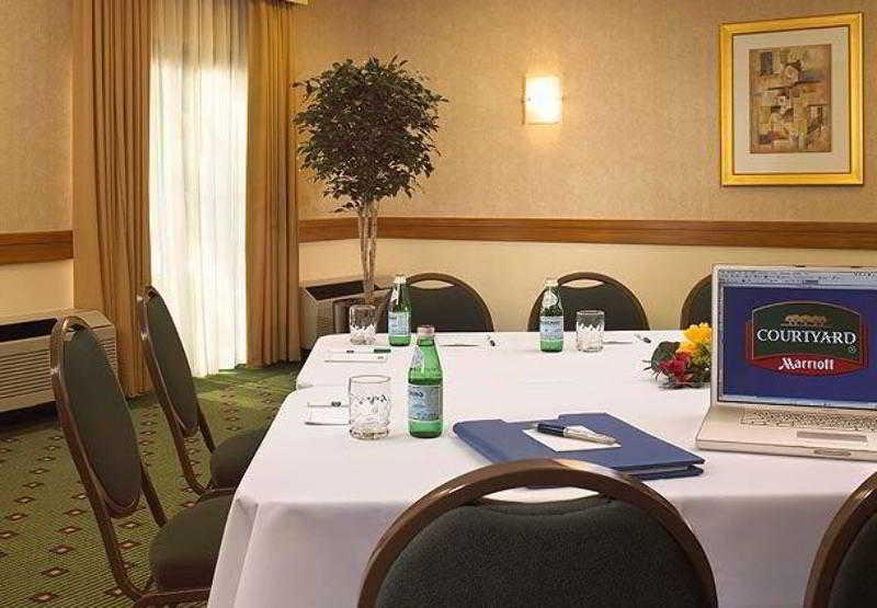 Courtyard By Marriott Hotel