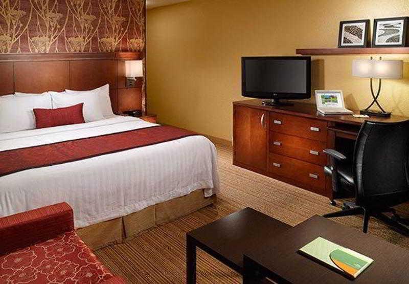 Courtyard By Marriott 3*