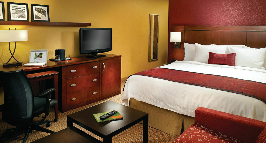 Courtyard By Marriott Macon