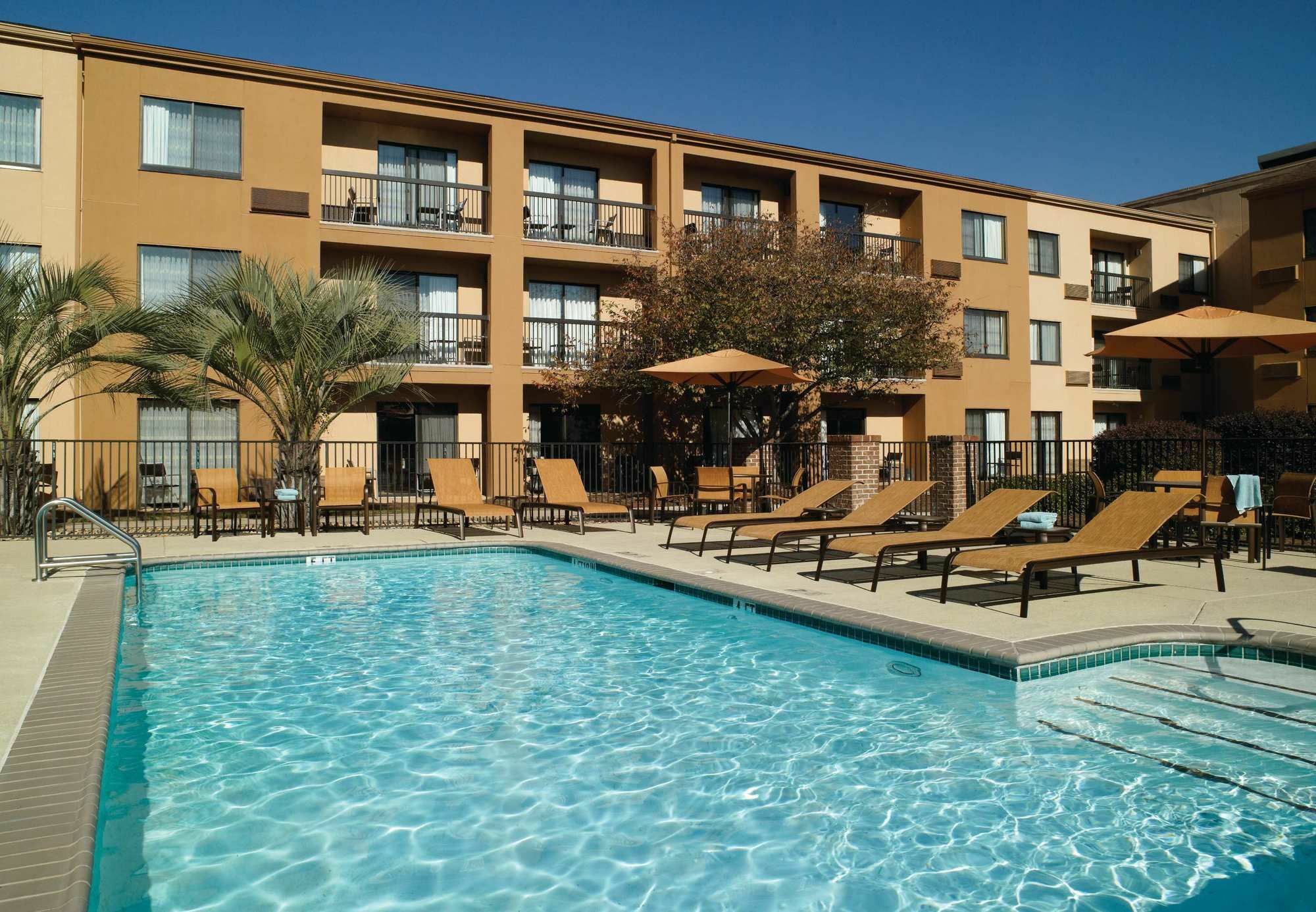 Courtyard By Marriott Macon