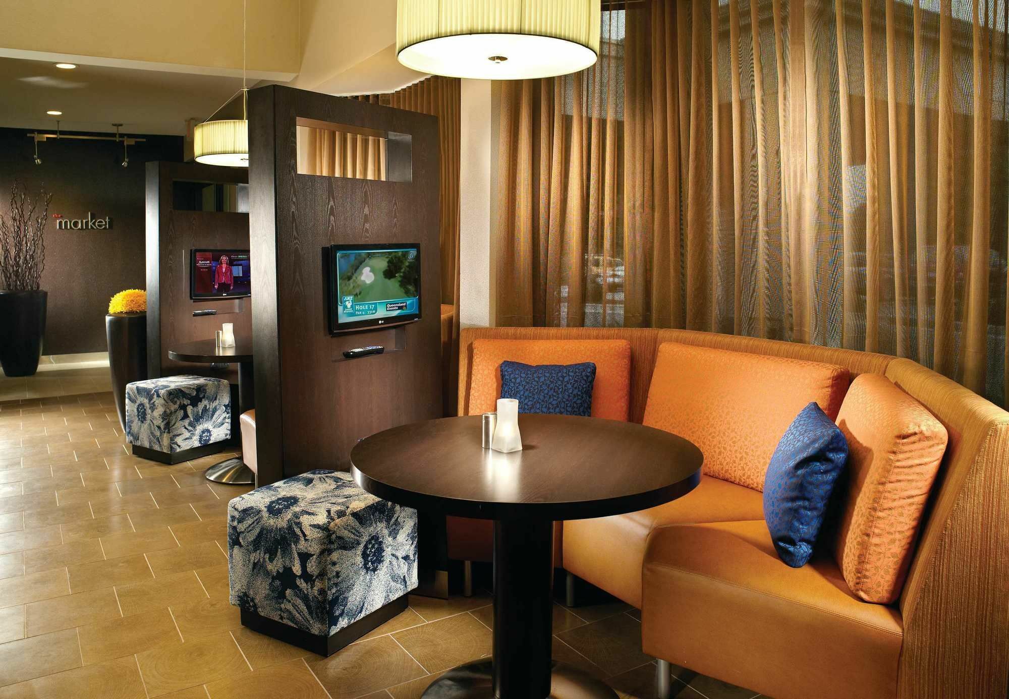 Courtyard By Marriott Hotel Macon