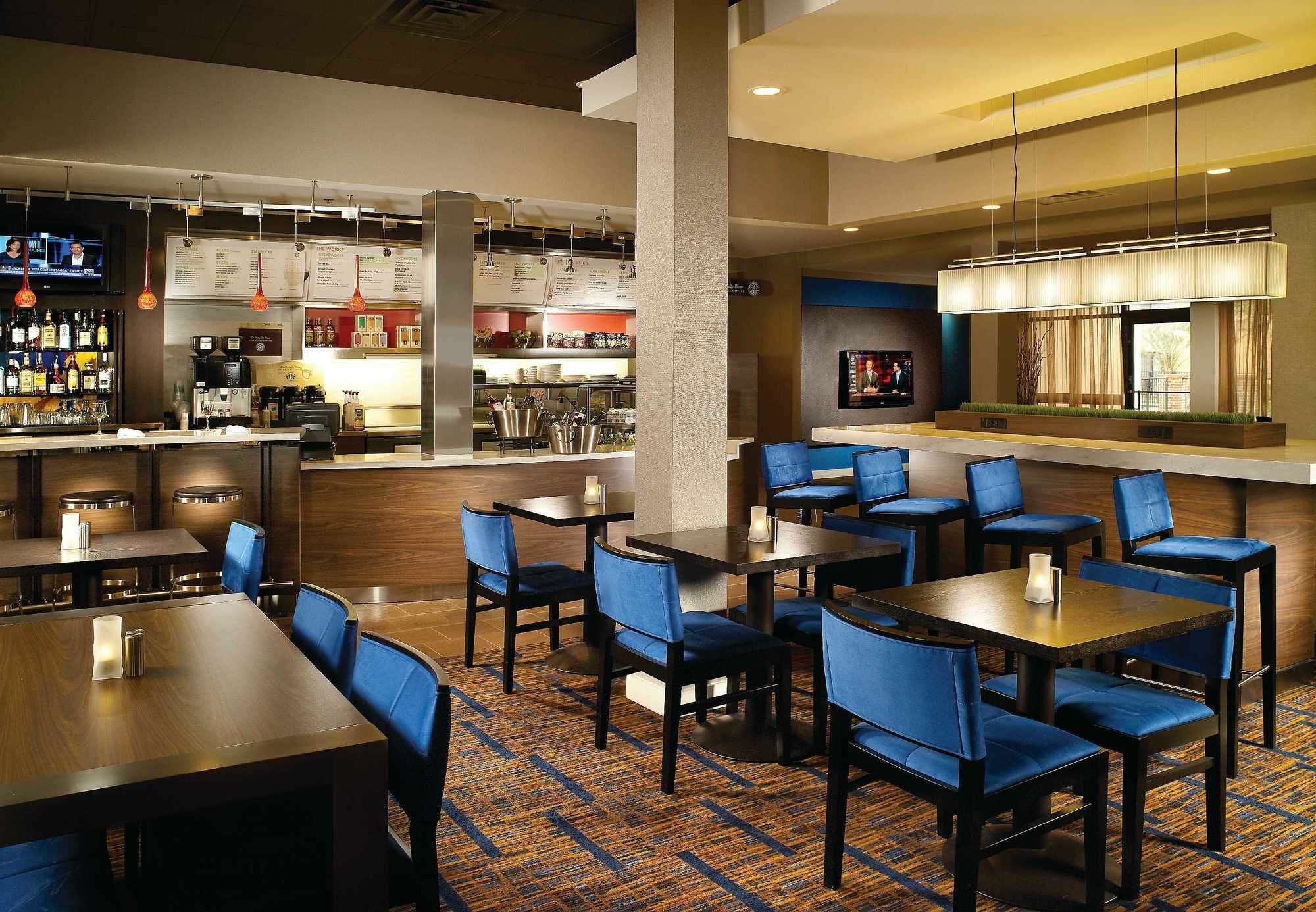 Courtyard By Marriott Hotel