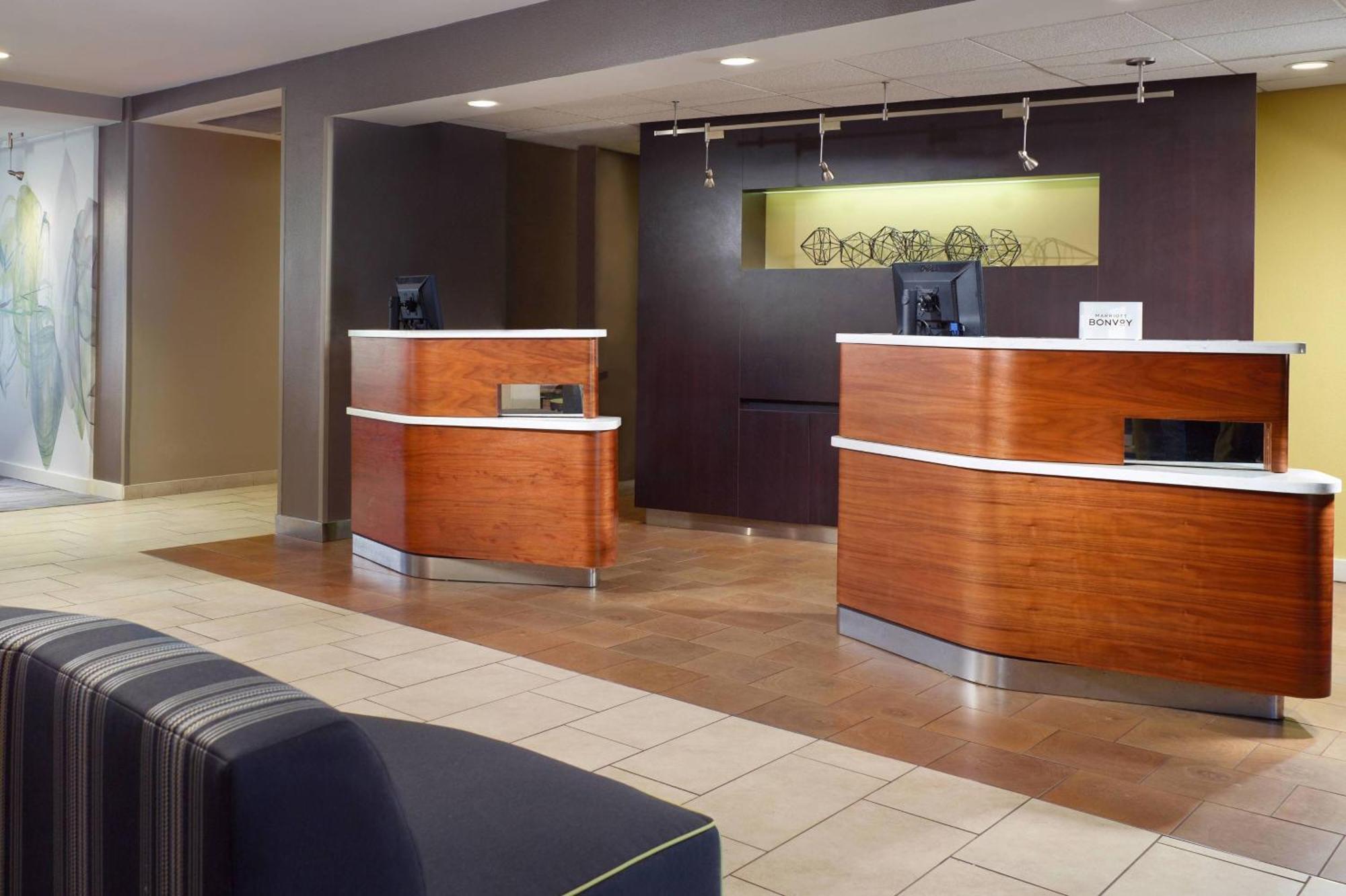 Courtyard By Marriott Hotel Macon