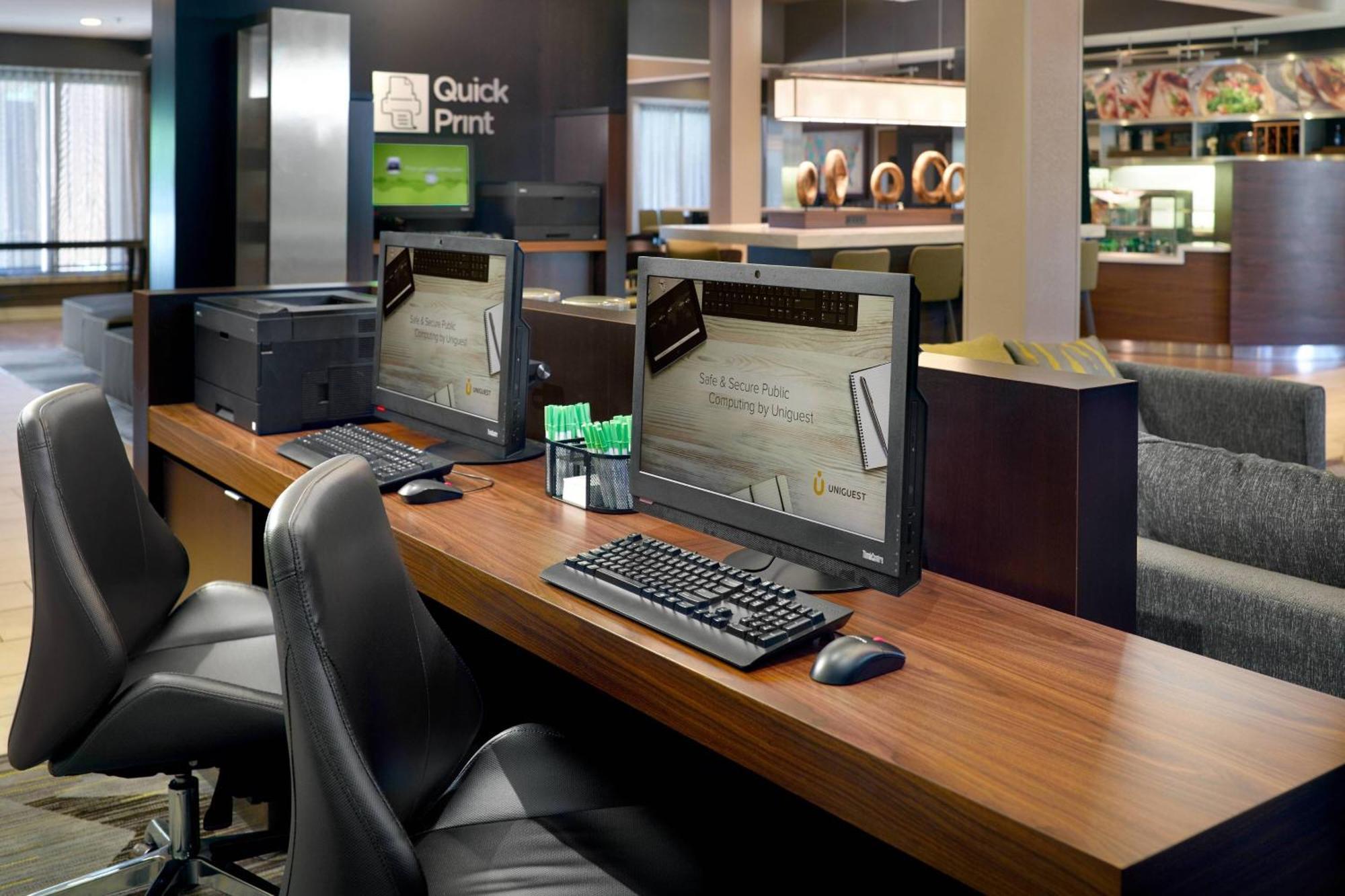 Courtyard By Marriott Hotel